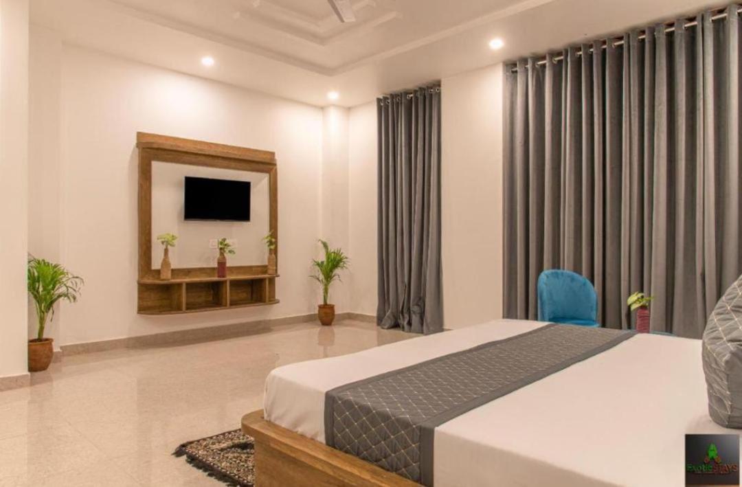 The Hillside Inn Kasauli By Exotic Stays Zewnętrze zdjęcie