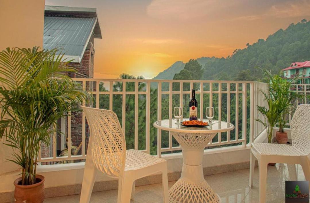 The Hillside Inn Kasauli By Exotic Stays Zewnętrze zdjęcie